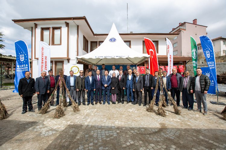 Harmancıklı çiftçiye 6 bini aşkın ceviz fidanı