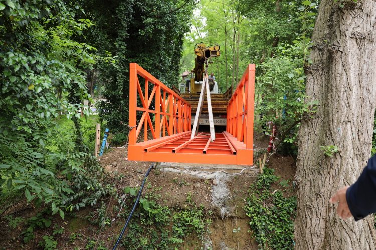 İzmit’in ürettiği köprü Mesire Alanı’na yerleştirdi