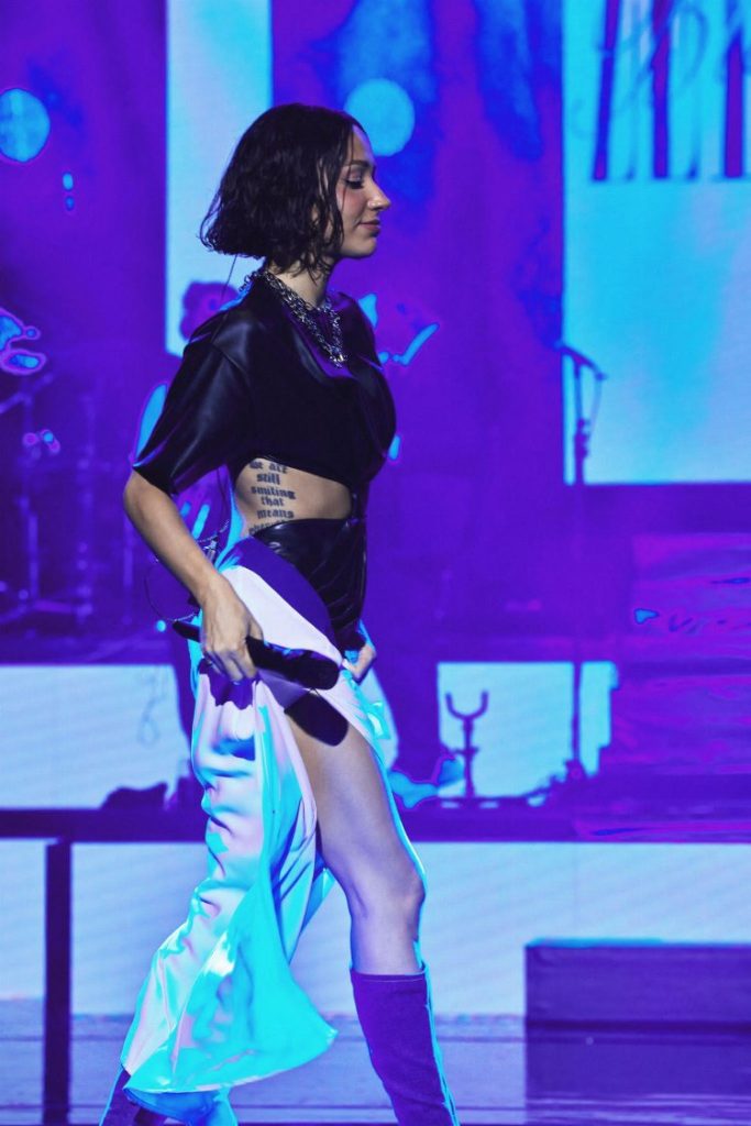 Özbekler’den Zeynep Bastık’a büyük ilgi