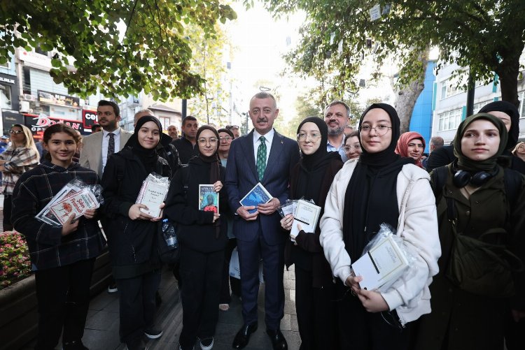 5 bin kitabı 5 dakikada topladılar