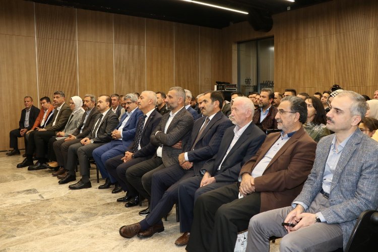 Milletvekili Çakır’dan şiir dinletisi