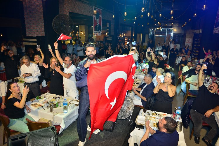 Ünlü sanatçı 100. yılı Bursa’da kutladı