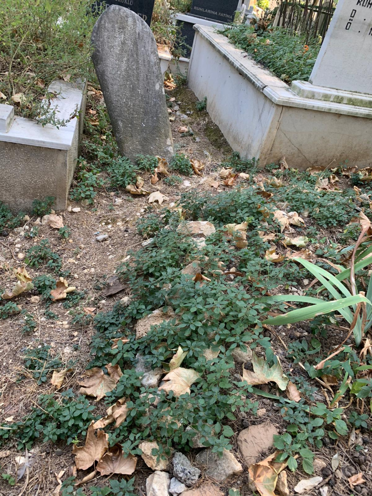 Bursa Alacahırka Mezarlığı’nda mezarlar toprağa gömüldü