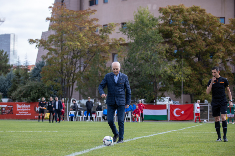 Türkiye-Macaristan Parlamenterler dostluk maçı yapıldı