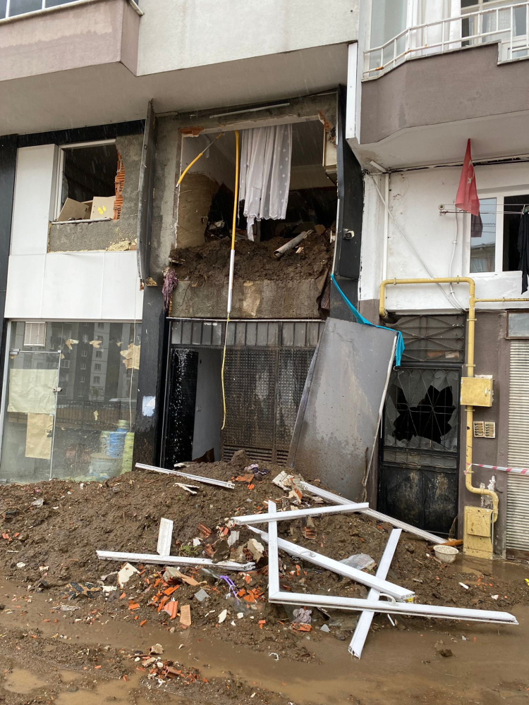 Rize Çayeli’nde heyelan! CHP: Bu tür afetler kader değil, basiretsizliktir!