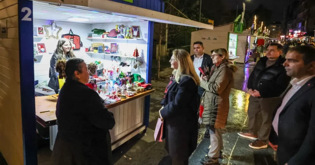 Başkan Ovalıoğlu İstanbul Bakırköy’de kurulan yılbaşı panayırını ziyaret etti