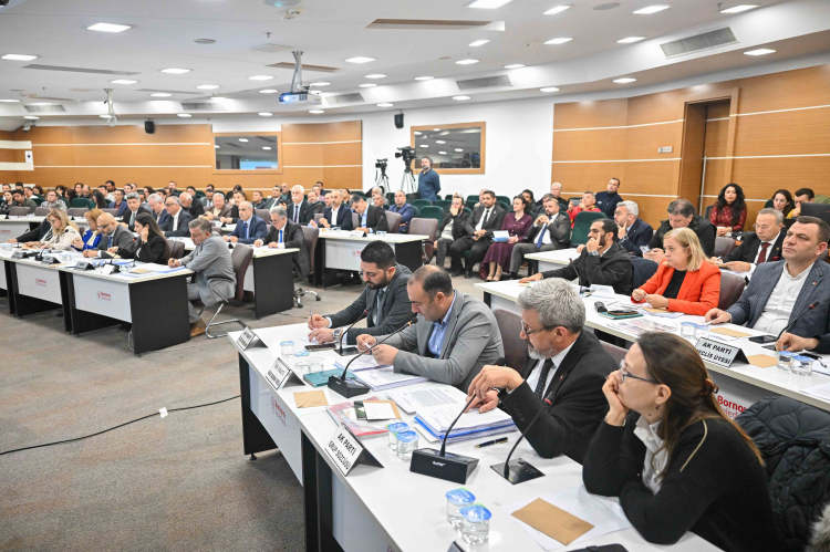 İzmir Bornova’da faaliyet raporuna oy çokluğu