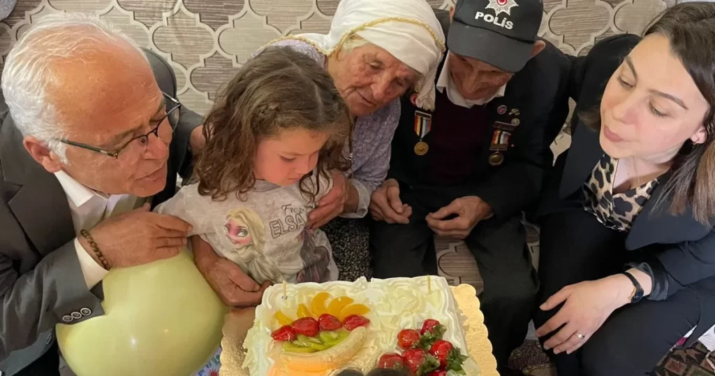 95 yaşındaki Kore Gazisine doğum günü sürprizi