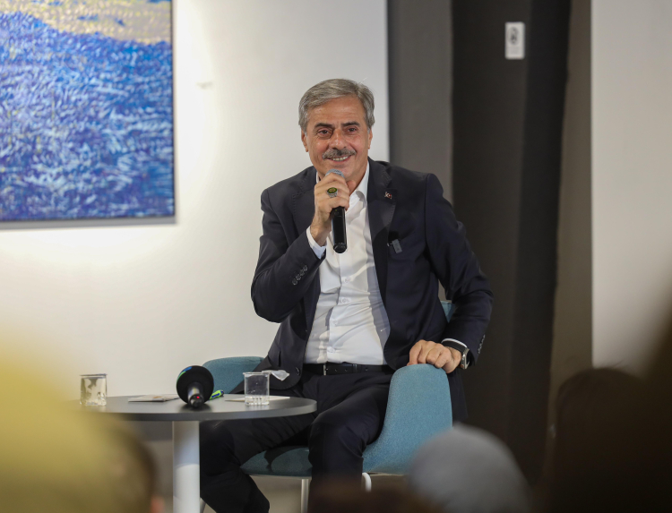 Başkan Alemdar Sakarya’da gençlerle koyu sohbette