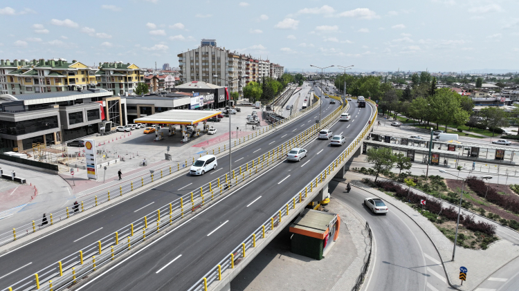 Konya’nın en yoğun kavşağında yeni asfalt