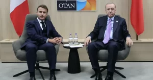 Erdoğan ve Macron Lahey’de görüştü