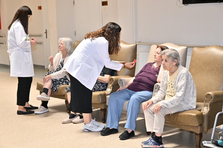Manisa’dan huzurevlerine kurban bayramı ziyareti