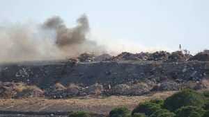 AYVALIK’TA ÇÖP DEPOLAMA ALANINDA YANGIN