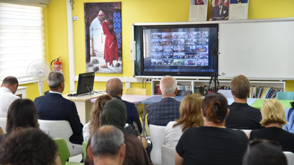 MEB Bakanı Yusuf Tekin’in Canlı Yayını Balıkesir’de Öğretmenlerle Birlikte Takip Edildi