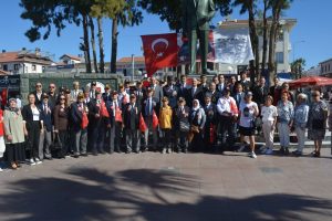 AYVALIK’TA GAZİLER GÜNÜ’NDE ŞEHİT VE GAZİLER UNUTULMADI