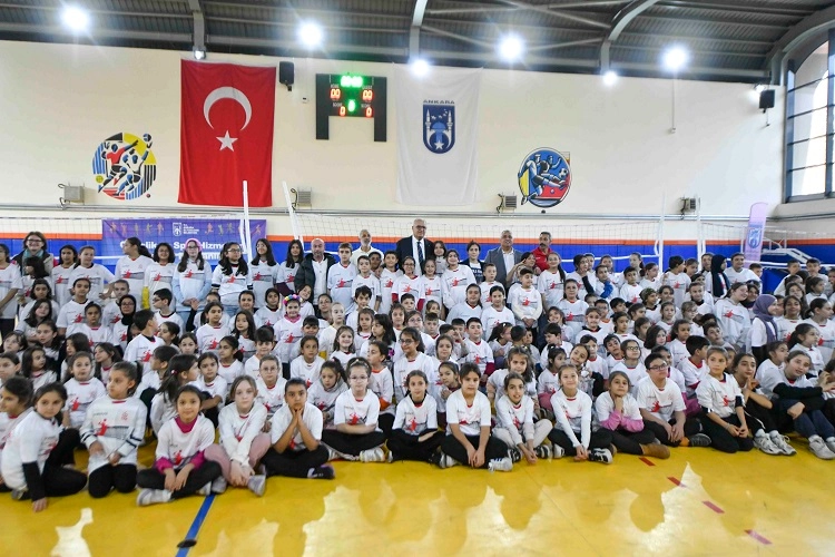 Ankara Büyükşehir’den ‘Voleybolcu Fabrikası’na destek
