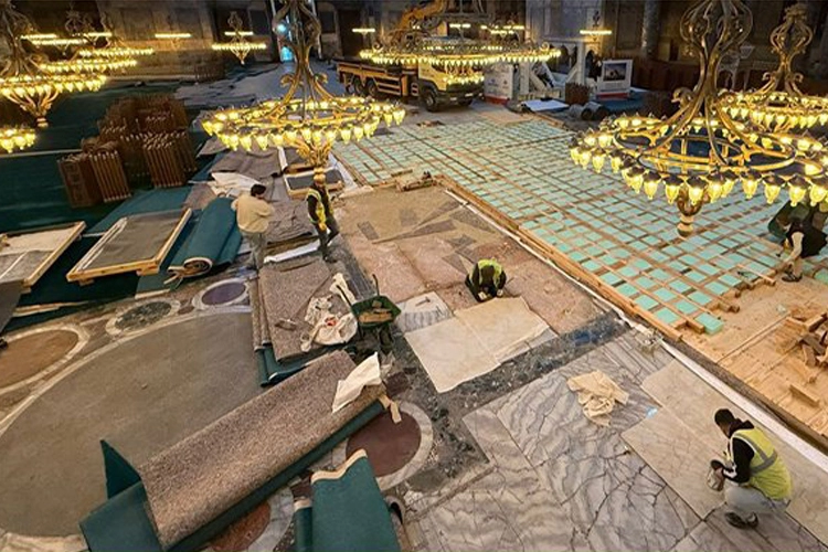 Ayasofya’daki restorasyon çalışmalarındaki iddialara yalanlama: Zemin tahrip edilmedi!