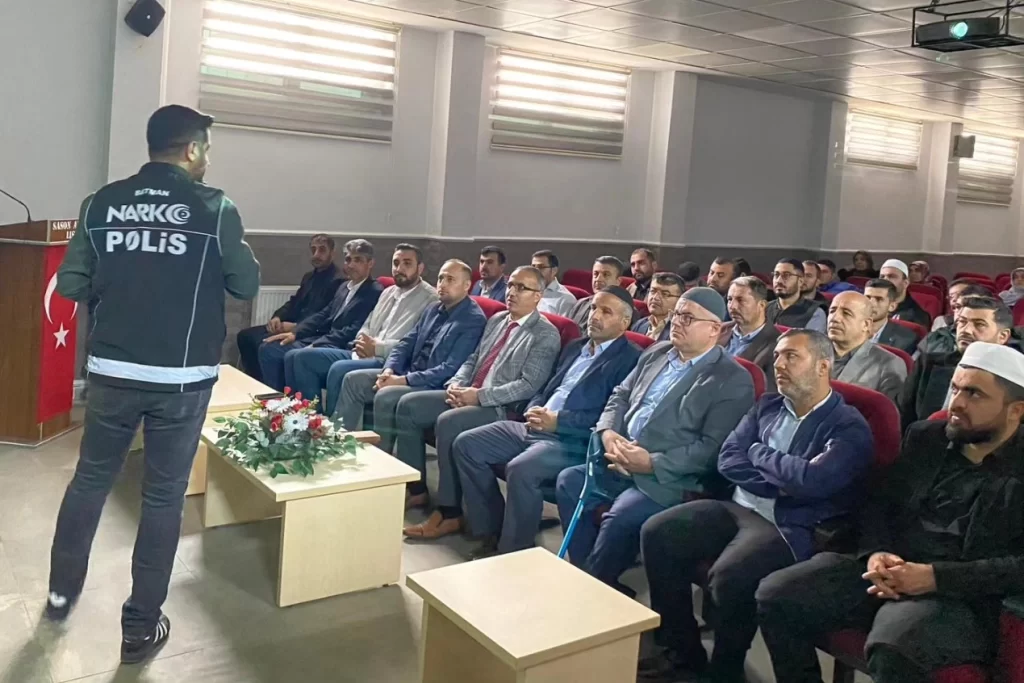 Batman Sason’da din görevlilerine ‘en iyi narkotik polisi anne’ semineri