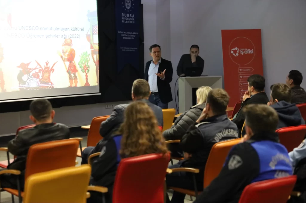 Bursa Büyükşehir’in turistik noktalarında görev alan personeline ‘değerler’ eğitimi