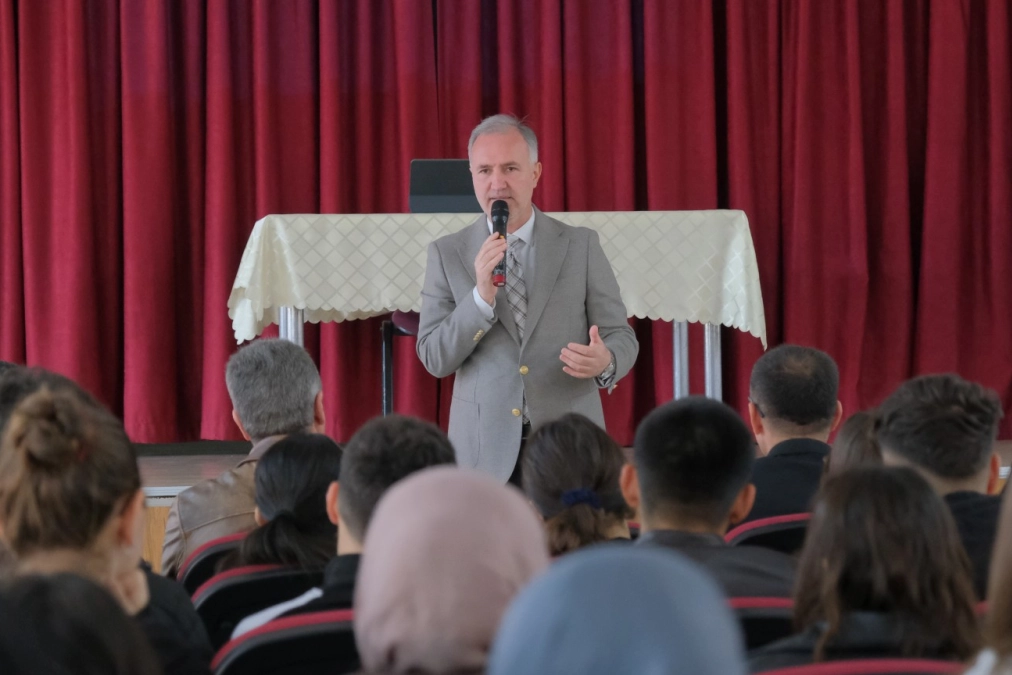 Bursa İnegöl’de Başkan Taban gençlere ufuk açıyor