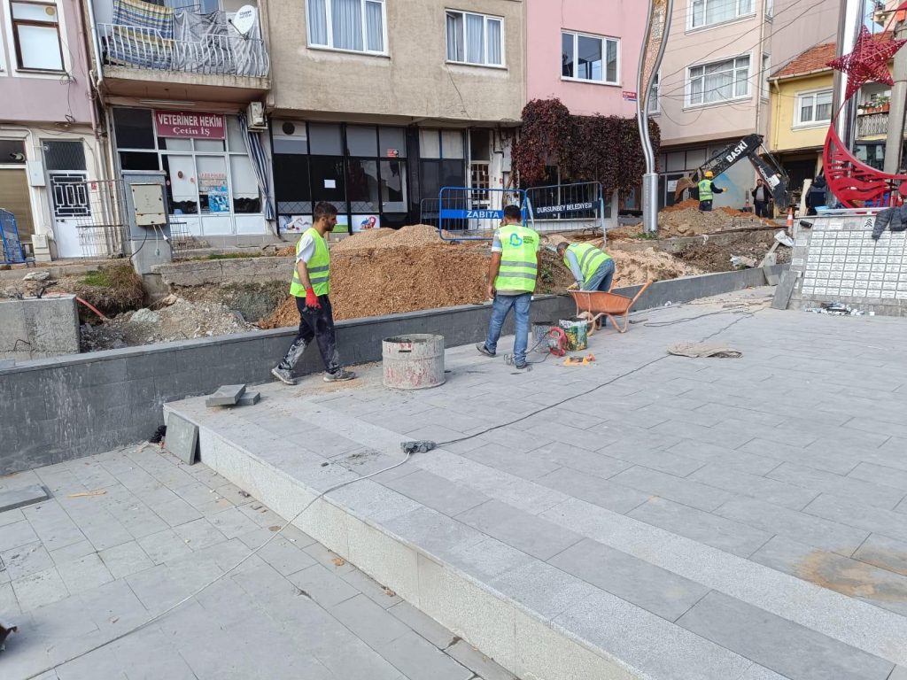 Büyükşehir ile Dursunbey’in çehresi güzelleşiyor