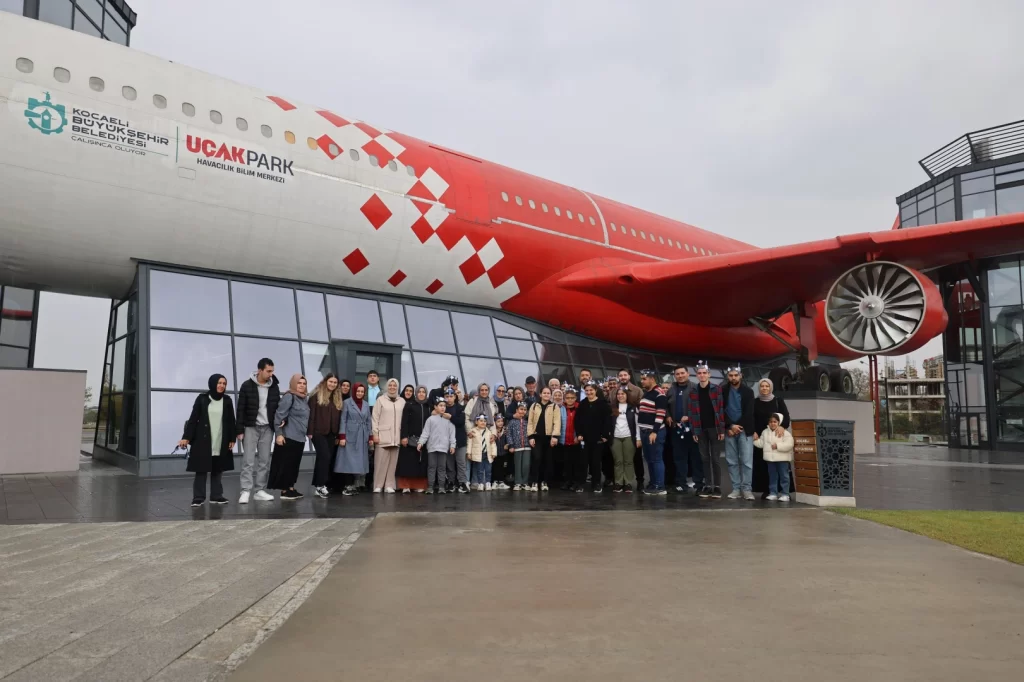 Çayırovalı özel öğrenciler, Uçak Park’ı ziyaret etti