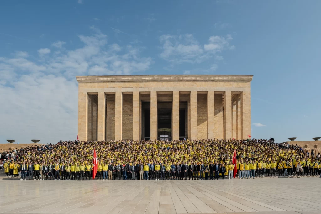 4 bin 500 Fenerbahçeli genç Ata’nın huzurunda