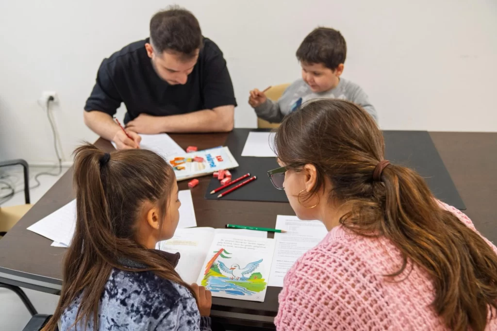 İzmir’de ‘Renkli Harfler’ projesinde ders zili çaldı