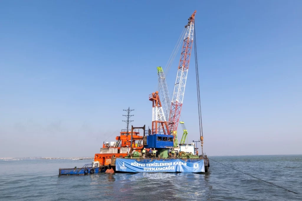 İzmir Körfezi için kritik buluşma… 21 bilim insanı Körfez için çalışacak