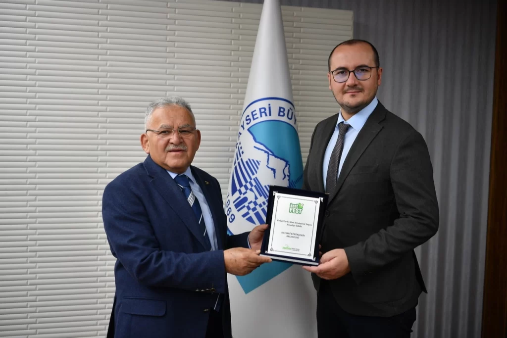 Kayseri Büyükşehir’de ‘dönüşüm’ ödülü
