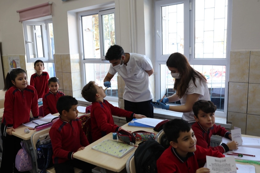 Kayseri Kocasinan’dan öğrencilere ağız ve diş sağlığı taraması