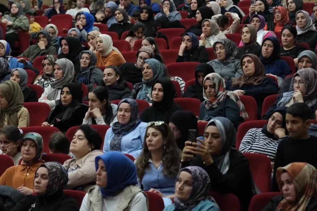 Kocaeli’de ‘Aile Mektebi Sohbetleri’ yoğun ilgi gördü