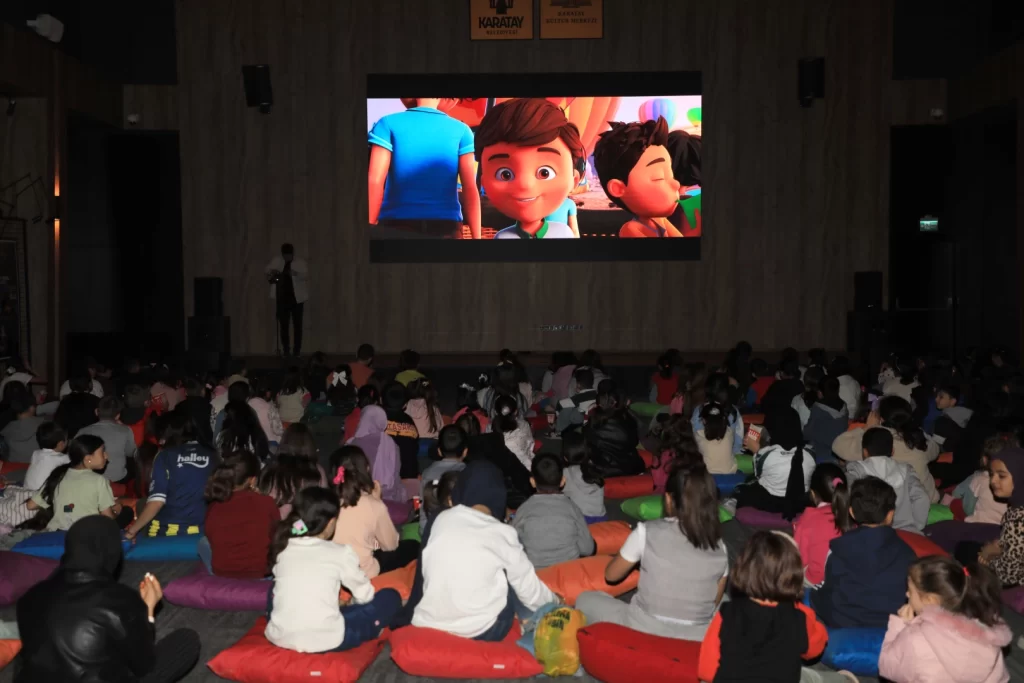 Konya Karatay’da sinema gösterimlerine yoğun ilgi