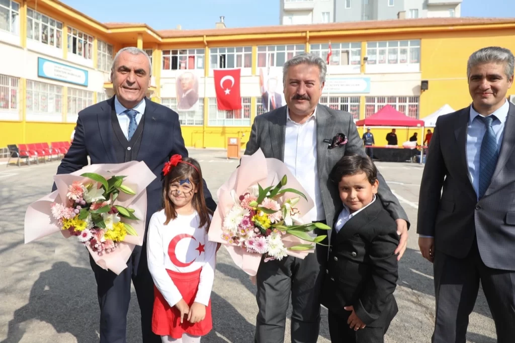 Mustafa Palancıoğlu’dan Esentepe Mumcular İlkokulu’na ziyaret