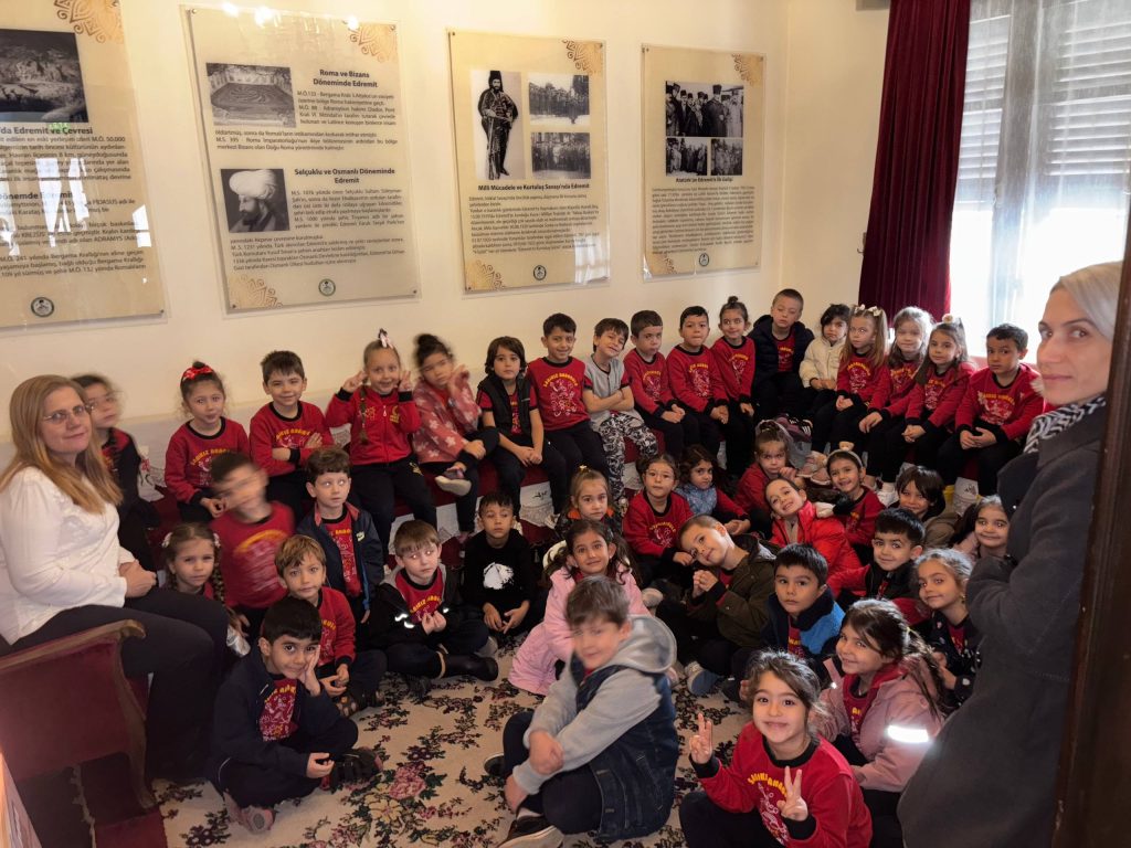 Edremit Belediyesi Atatürk Kültür Evi’ne ziyaretçi akını