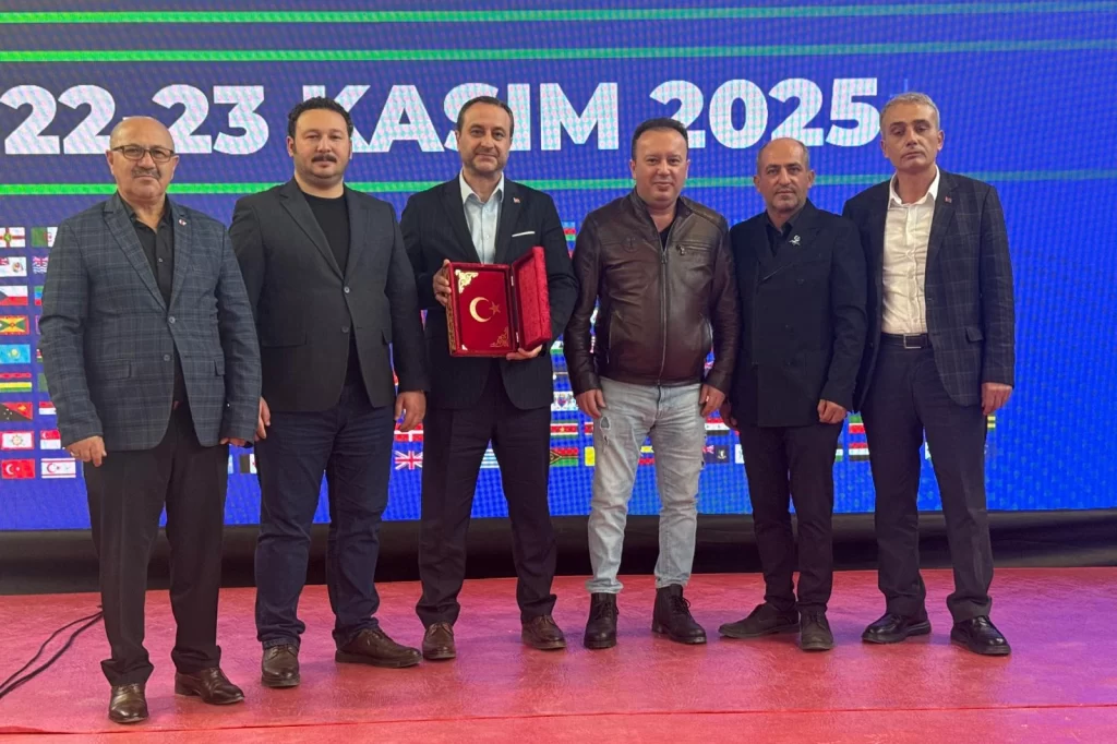 Sağlığın yeni rotası Bursa’da belirlendi… Sağlık Turizmi Zirvesi’nde sürpriz ziyaretçi