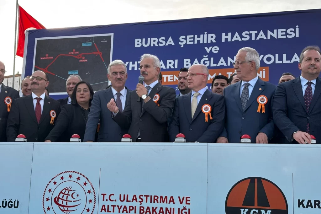 Bursa ulaşımı hızlanıyor… Bursa Şehir Hastanesi ve YHT Garı Bağlantı yollarının temeli atıldı