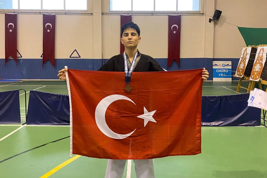 5. Dünya Alpagut Şampiyonası’nda İzmirli öğrenciden çifte üçüncülüğü