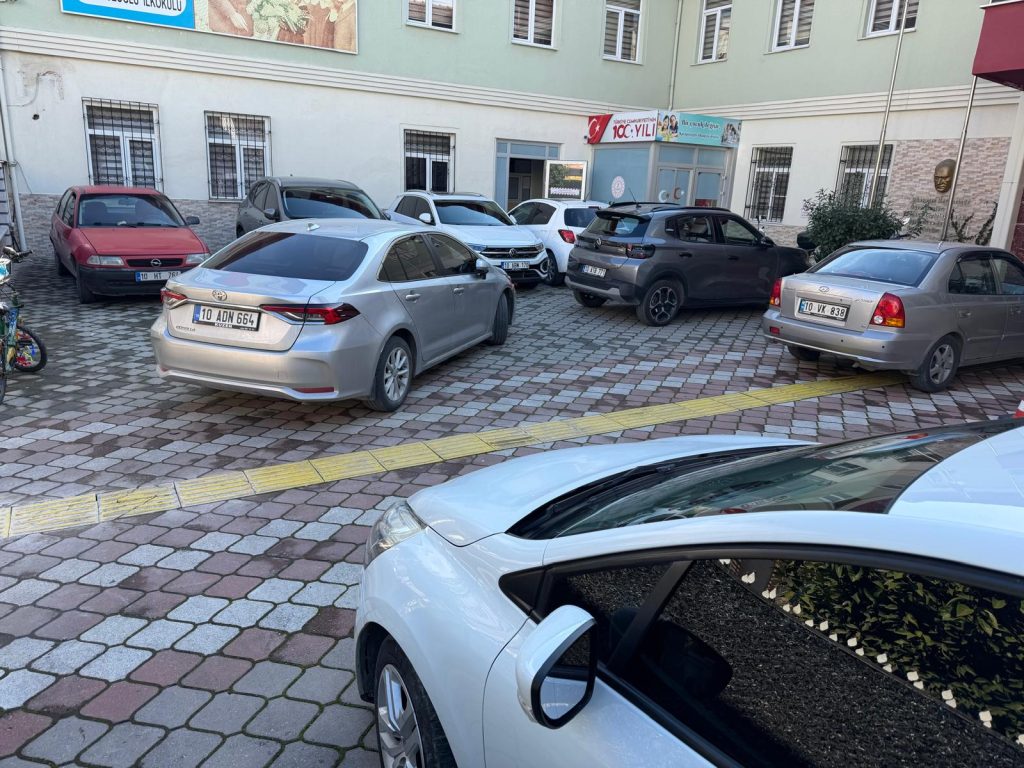 Karagöz İlköğretim Okulu’nda Otopark Tepkisi: Özel Eğitim Öğrencileri Zor Durumda