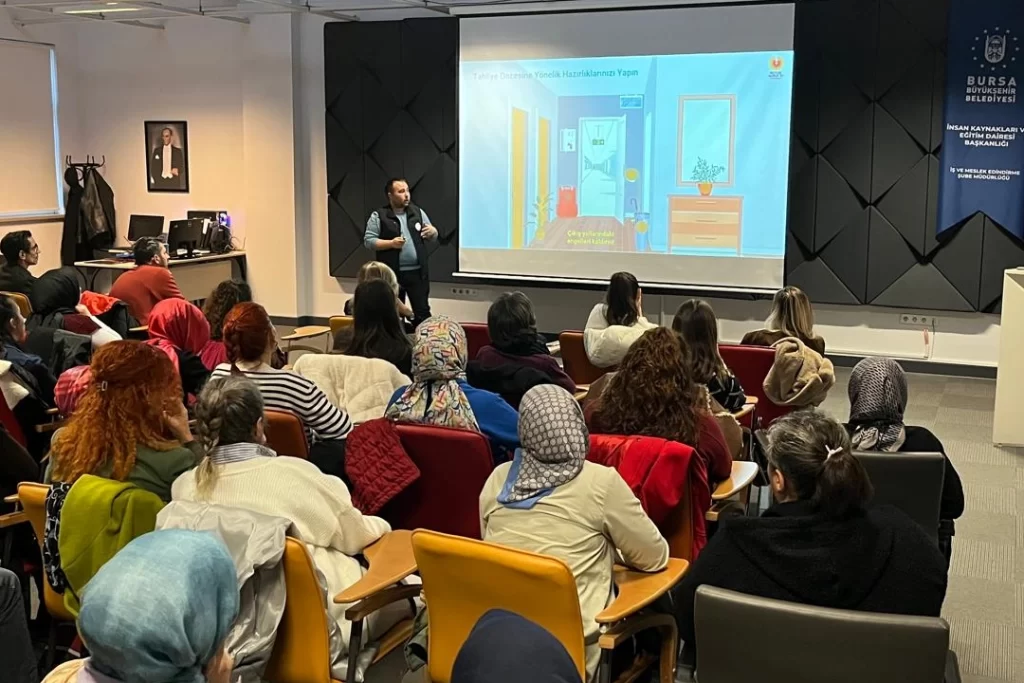Bursa Büyükşehir’de hizmet içi afet farkındalığı
