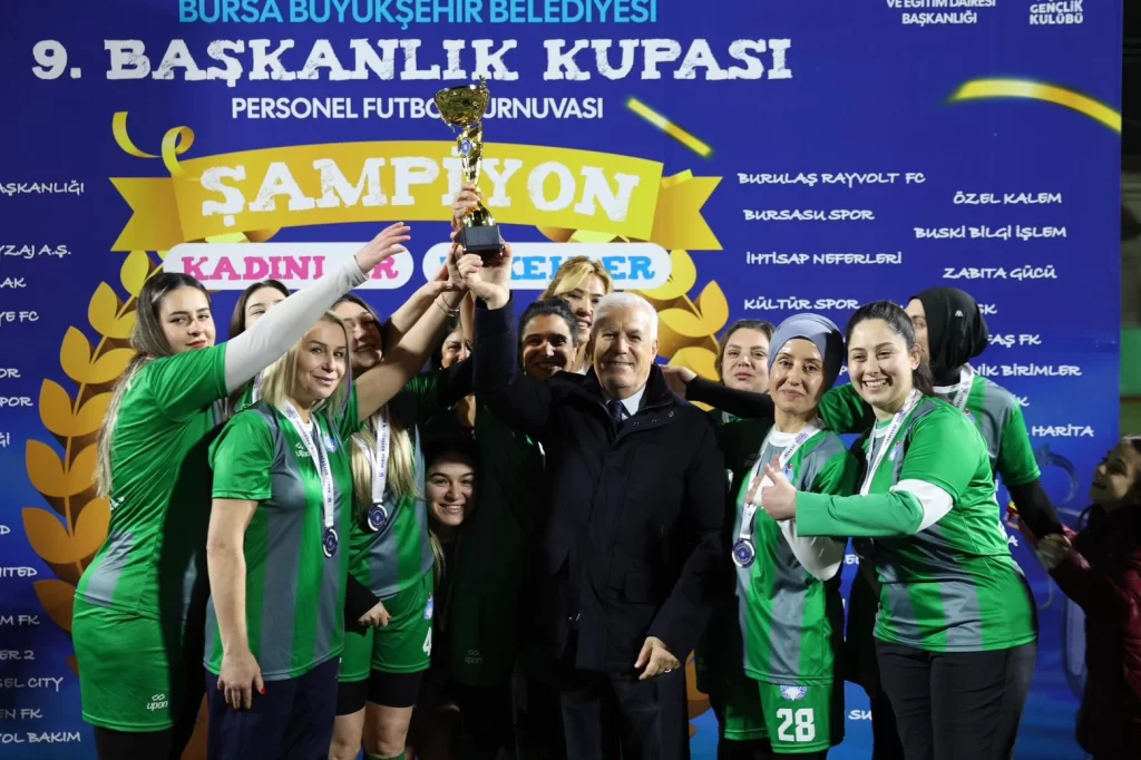 Bursa Büyükşehir’in ‘Başkanlık Kupası’ finalleri nefes kesti