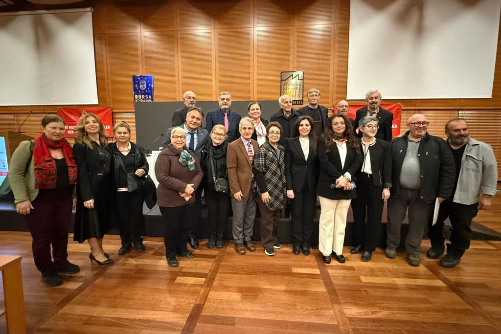 Bursa’da ‘Köy Enstitüleri’ paneli… Eğitimde fırsat eşitliği ve toplumsal dönüşüm konuşuldu