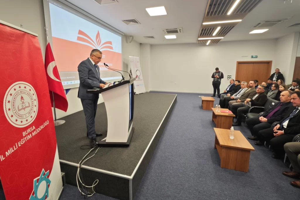 Bursa’da lise öğrencileri ‘Geleceğe Yapay Zeka ile Hazırlan’ programında buluştu