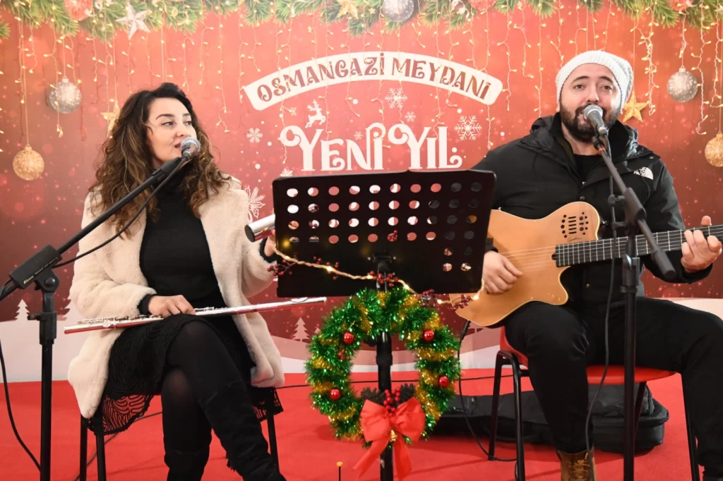 Bursa Osmangazi’de Yeni Yıl Festivali’nde akustik rüzgarı