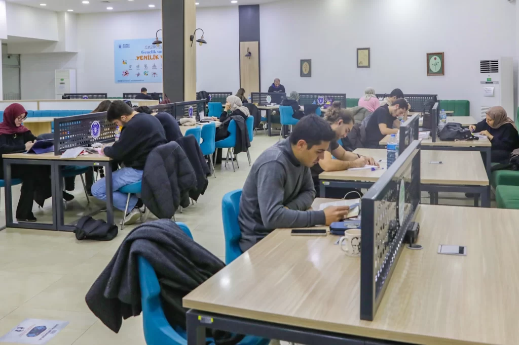 Bursa’daki gençlik merkezlerinden 1 yılda 450 bin genç yararlandı