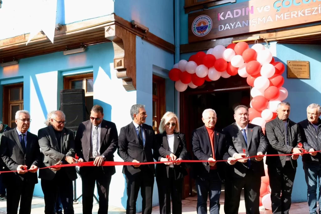 Bursa Gemlik’te ‘Kadın ve Çocuk Dayanışma Merkezi’ açıldı