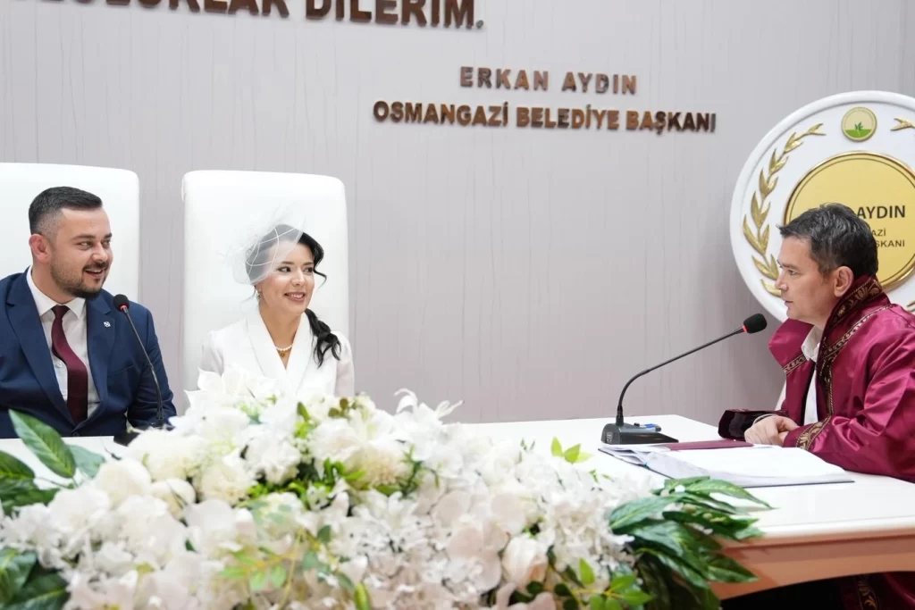 Bursa Osmangazi’de Başkan Aydın yılın son nikahını kıydı