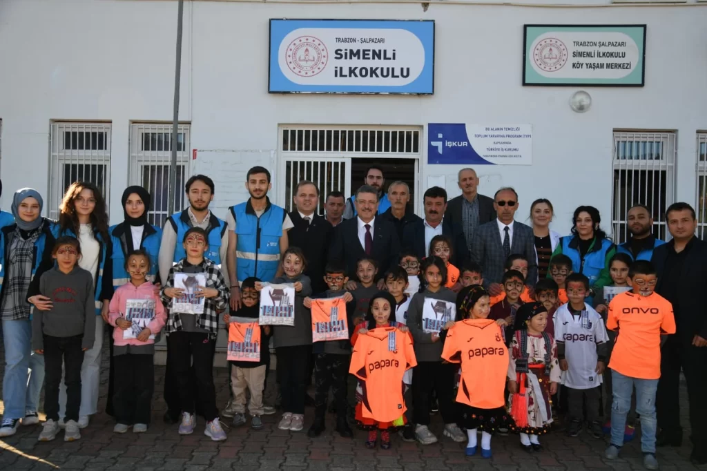 Büyükşehir Şalpazarı’nda öğrencileri sevindirdi