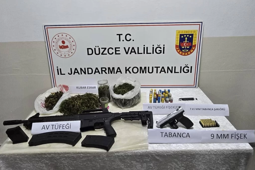 Düzce Gölyaka’da uyuşturucu ve silah operasyonu