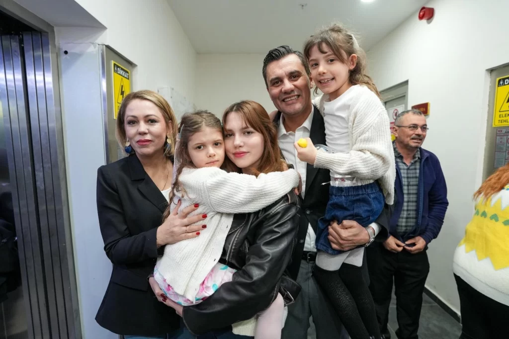 Ferdi Zeyrek Vakfı’ndan kırsaldaki çocuklara ‘kışlık kıyafet’ desteği